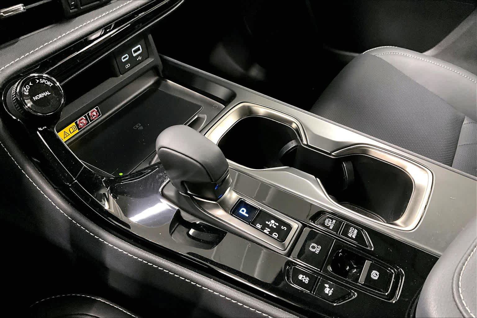 Used 2026 Lexus NX 450h+ AWD w/ Accessory Package (Z2) image 17