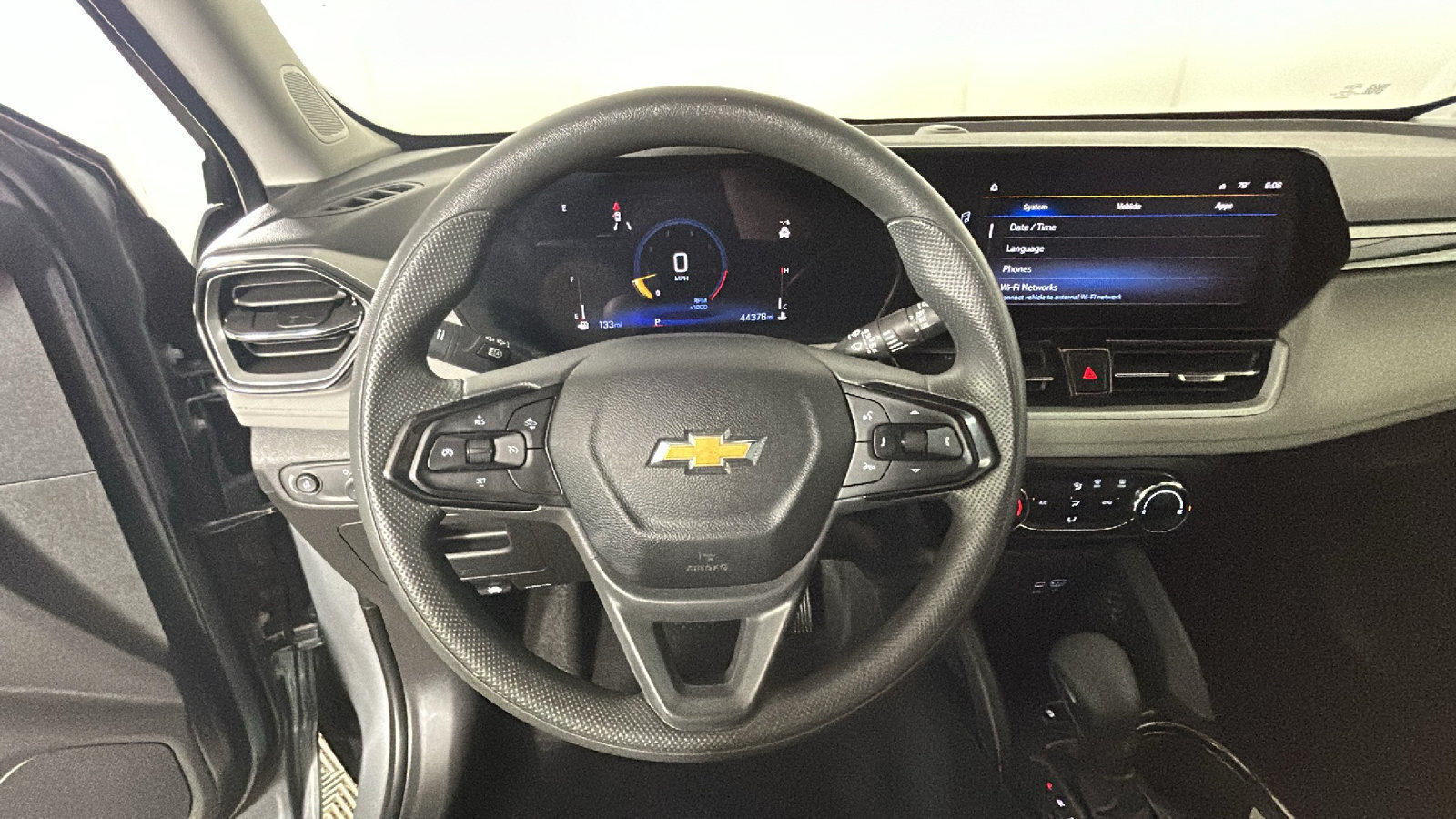 Used 2025 Chevrolet TrailBlazer LT FWD image 17