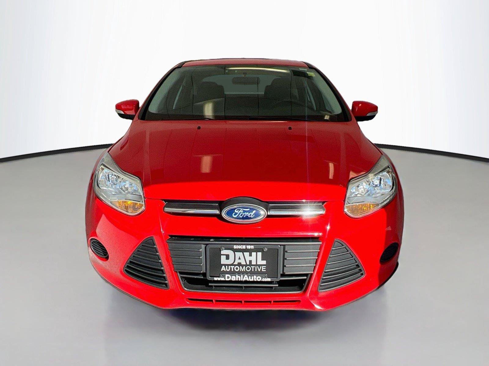 Used 2014 Ford Focus SE w/ SE Winter Package FWD image 3