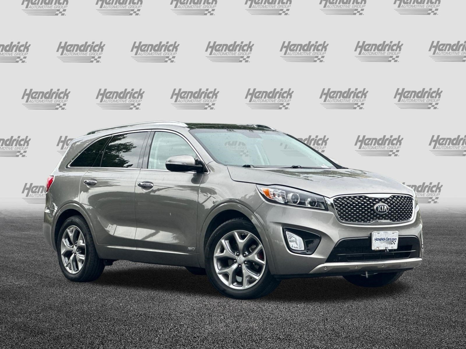 Used 2017 Kia Sorento SX AWD/4WD image 2
