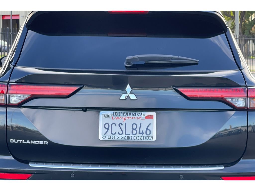 Used 2022 Mitsubishi Outlander ES image 14