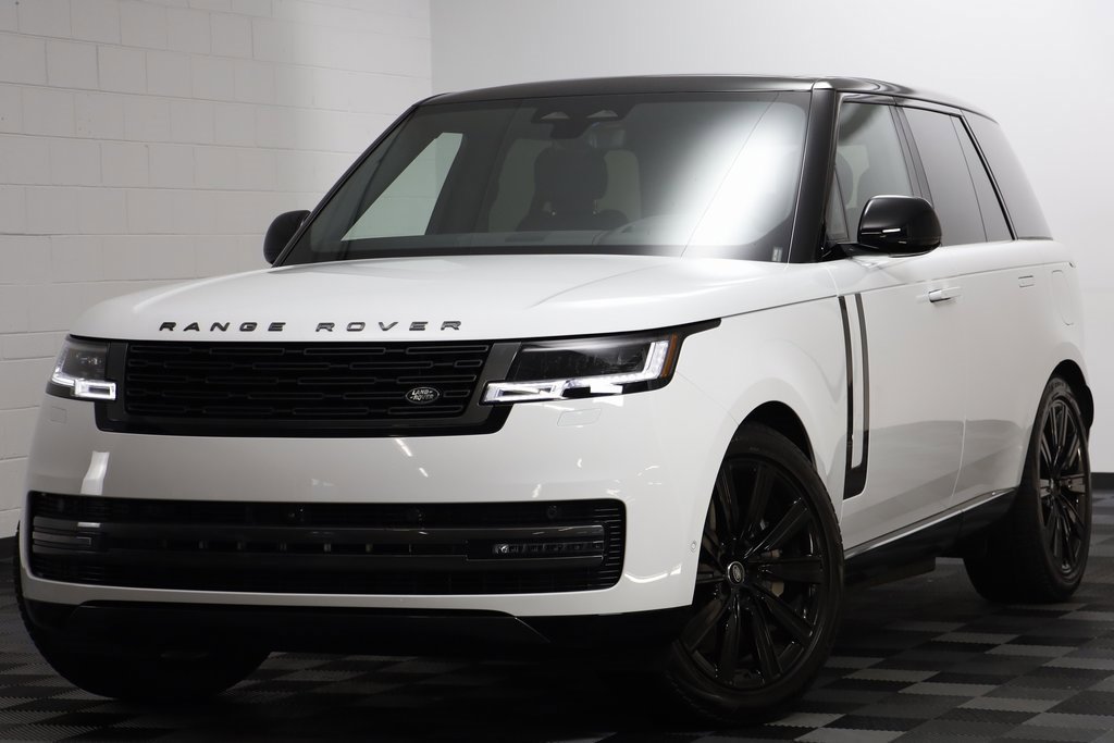 New 2025 Land Rover Range Rover SE image 1