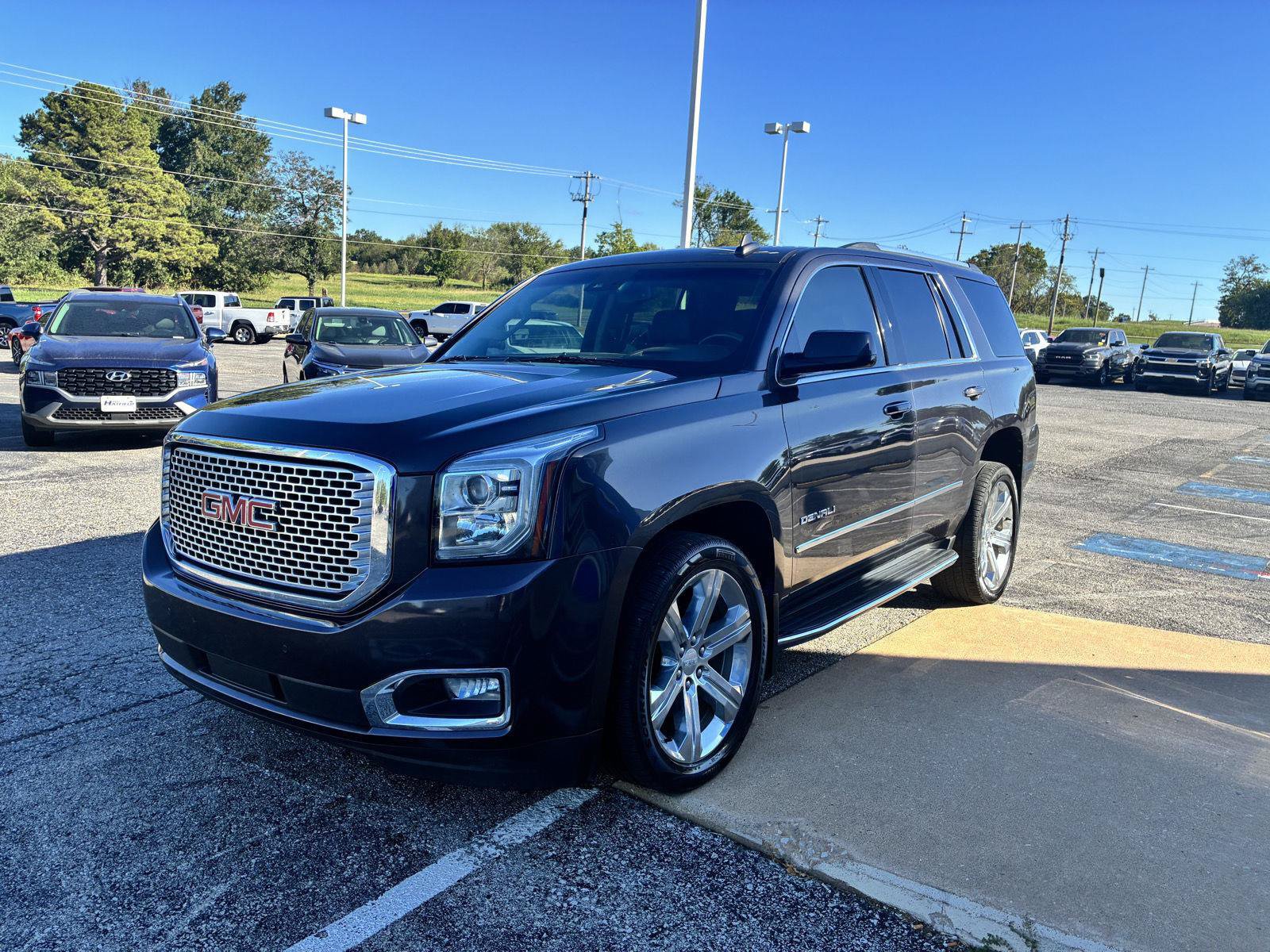 Used 2017 GMC Yukon Denali w/ Open Road Package AWD/4WD image 4