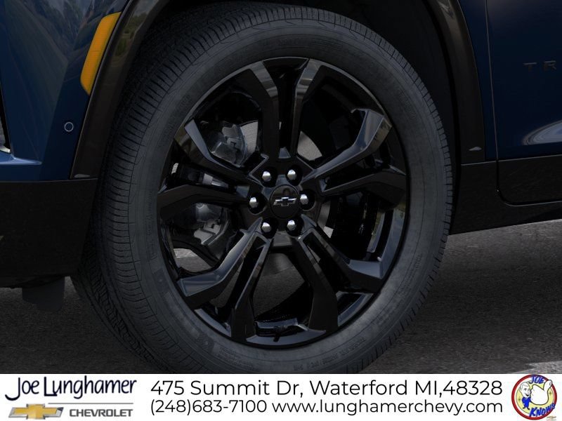 New 2027 Chevrolet Traverse RS w/ LPO, Floor Liner Package AWD/4WD image 9