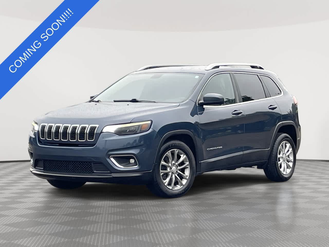 Used 2019 Jeep Cherokee Latitude w/ Popular Appearance Group