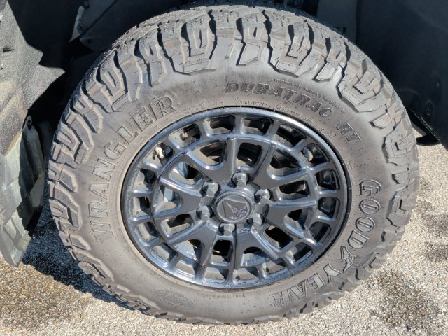 Used 2025 Toyota Tundra SR5 AWD/4WD image 18