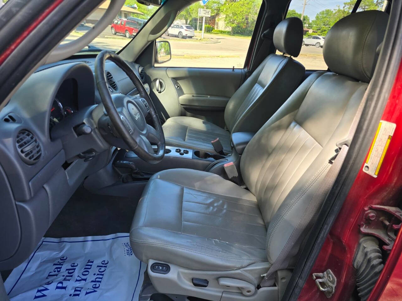Used 2006 Jeep Liberty Limited AWD/4WD image 12