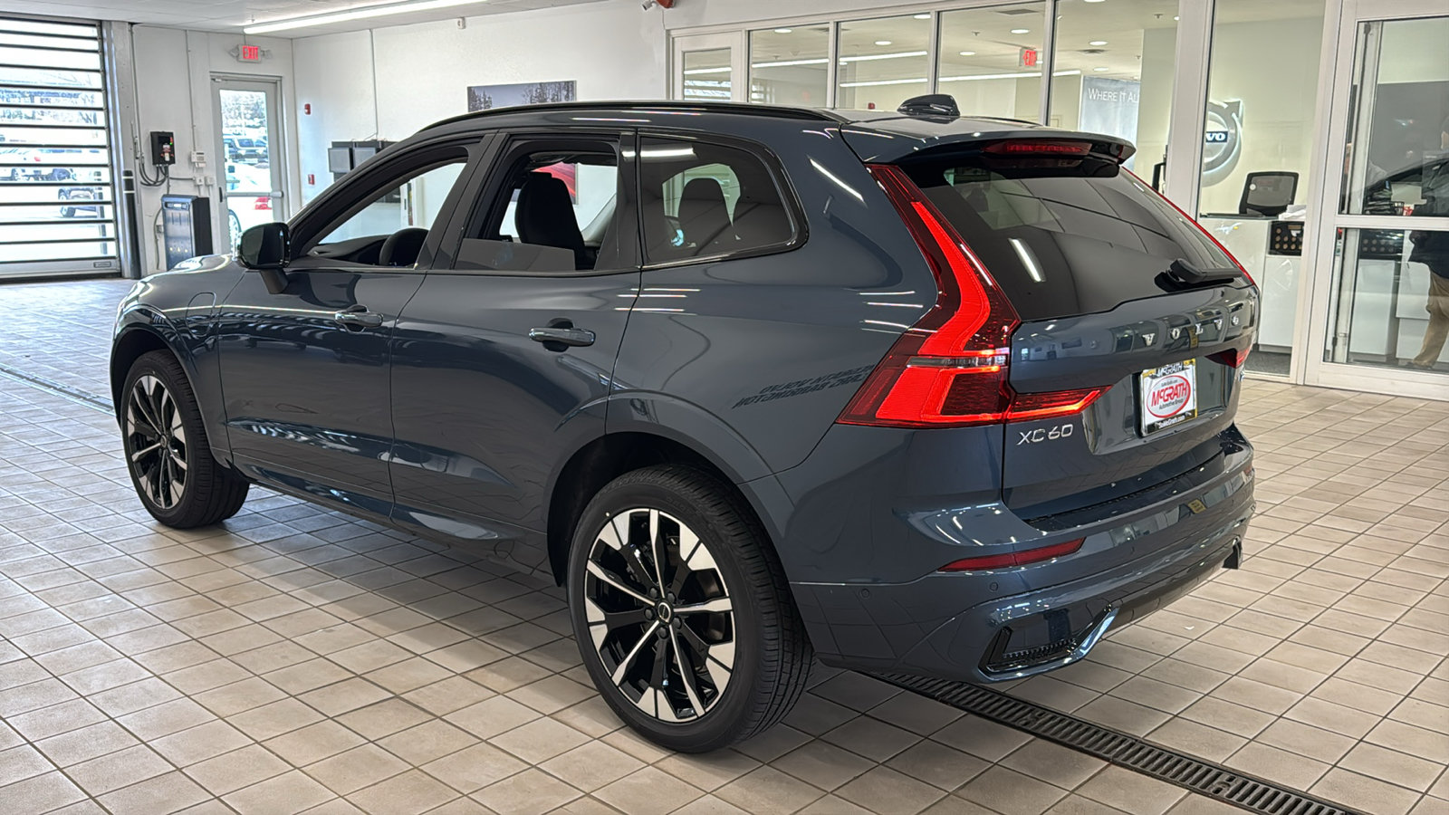 New 2026 Volvo XC60 T8 Plus w/ Climate Package AWD/4WD image 7