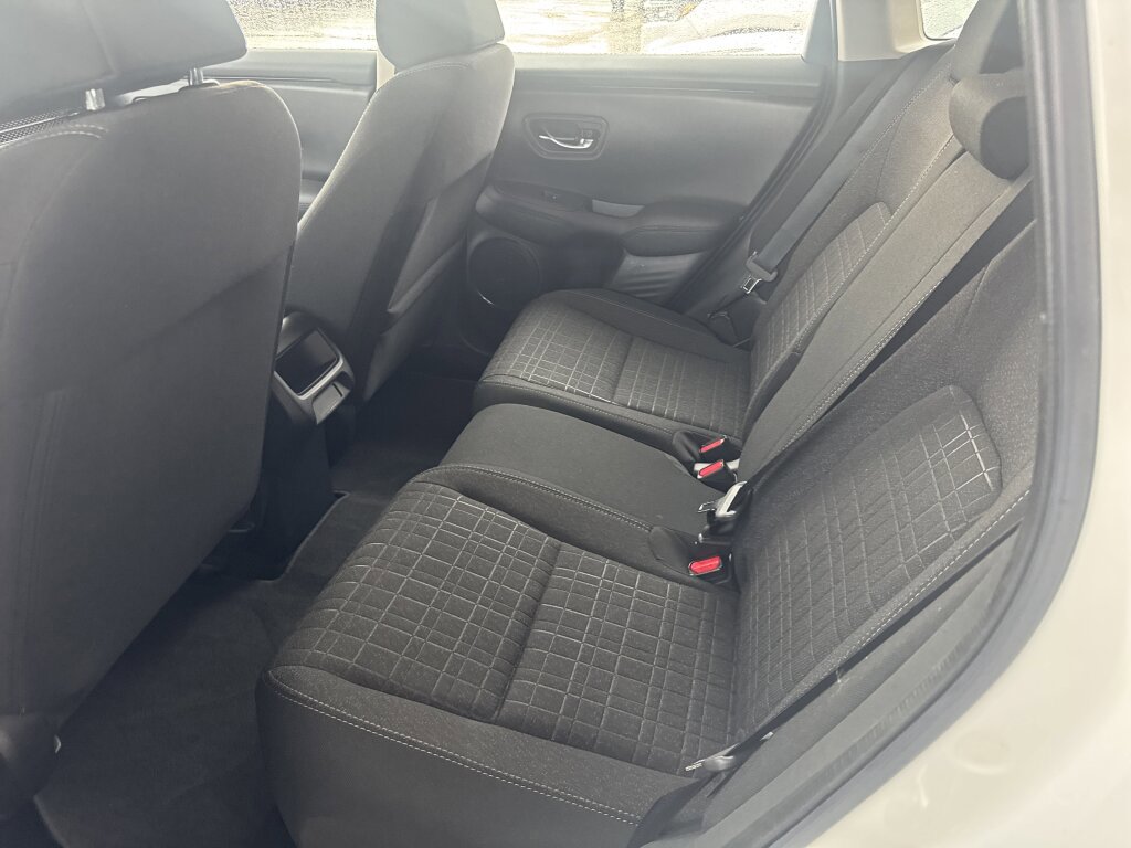 Certified 2025 Honda HR-V LX image 8