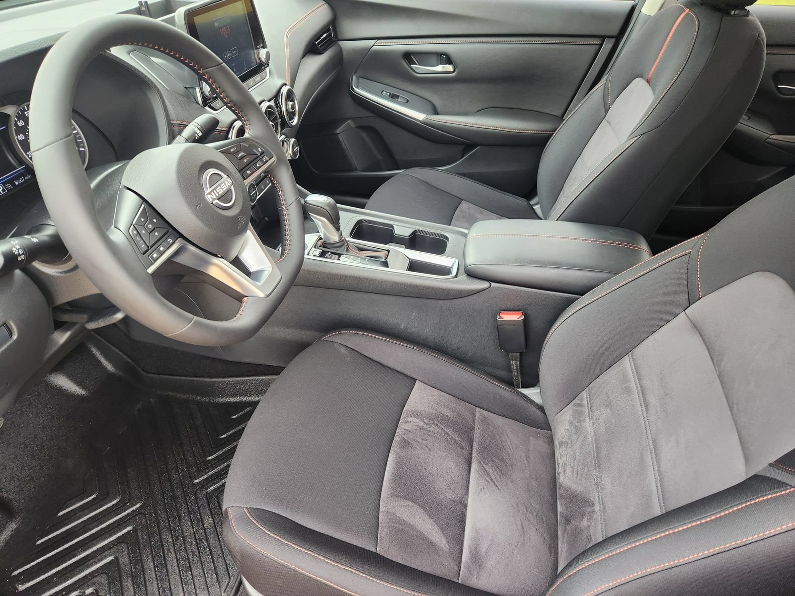 Certified 2025 Nissan Sentra SR FWD image 16