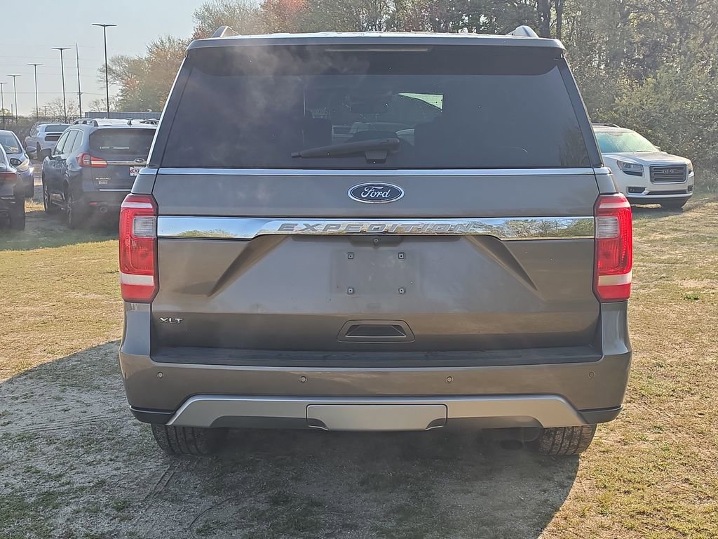 Used 2018 Ford Expedition XLT w/ Equipment Group 202A AWD/4WD image 11