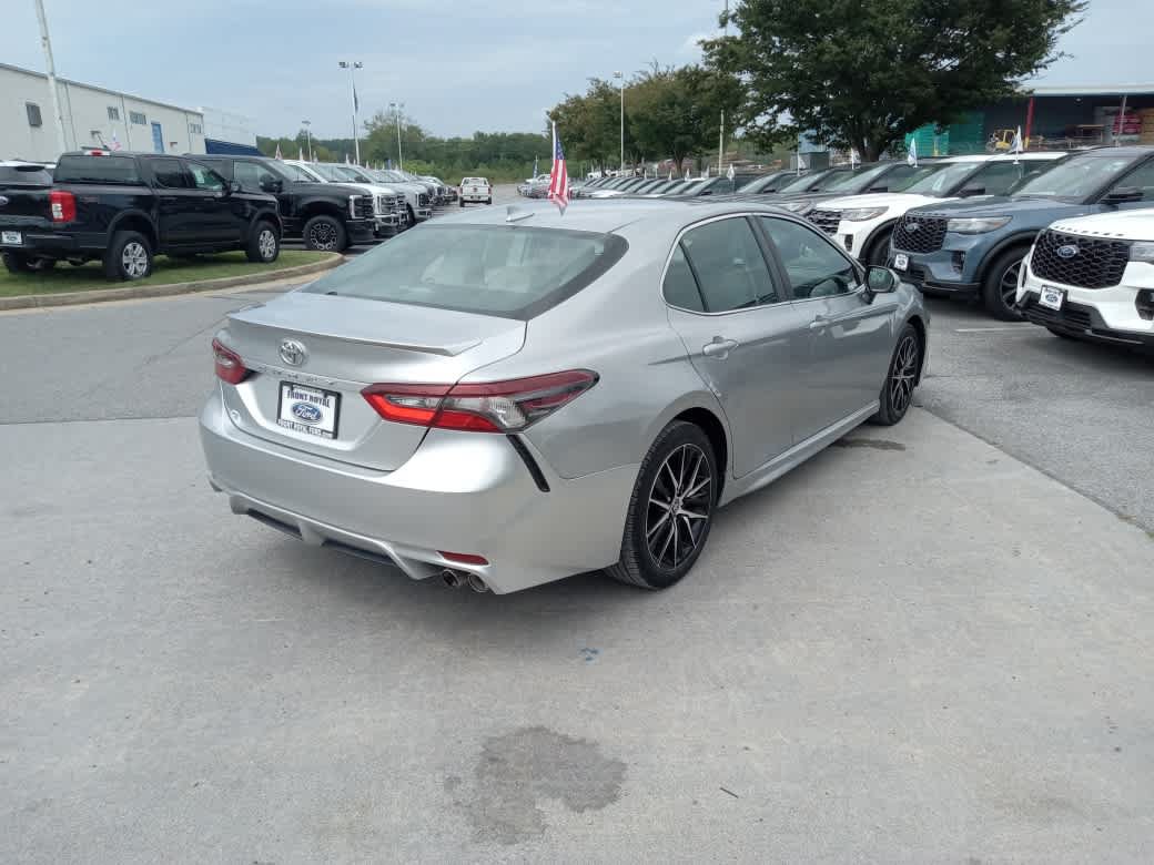 Used 2022 Toyota Camry SE FWD image 7