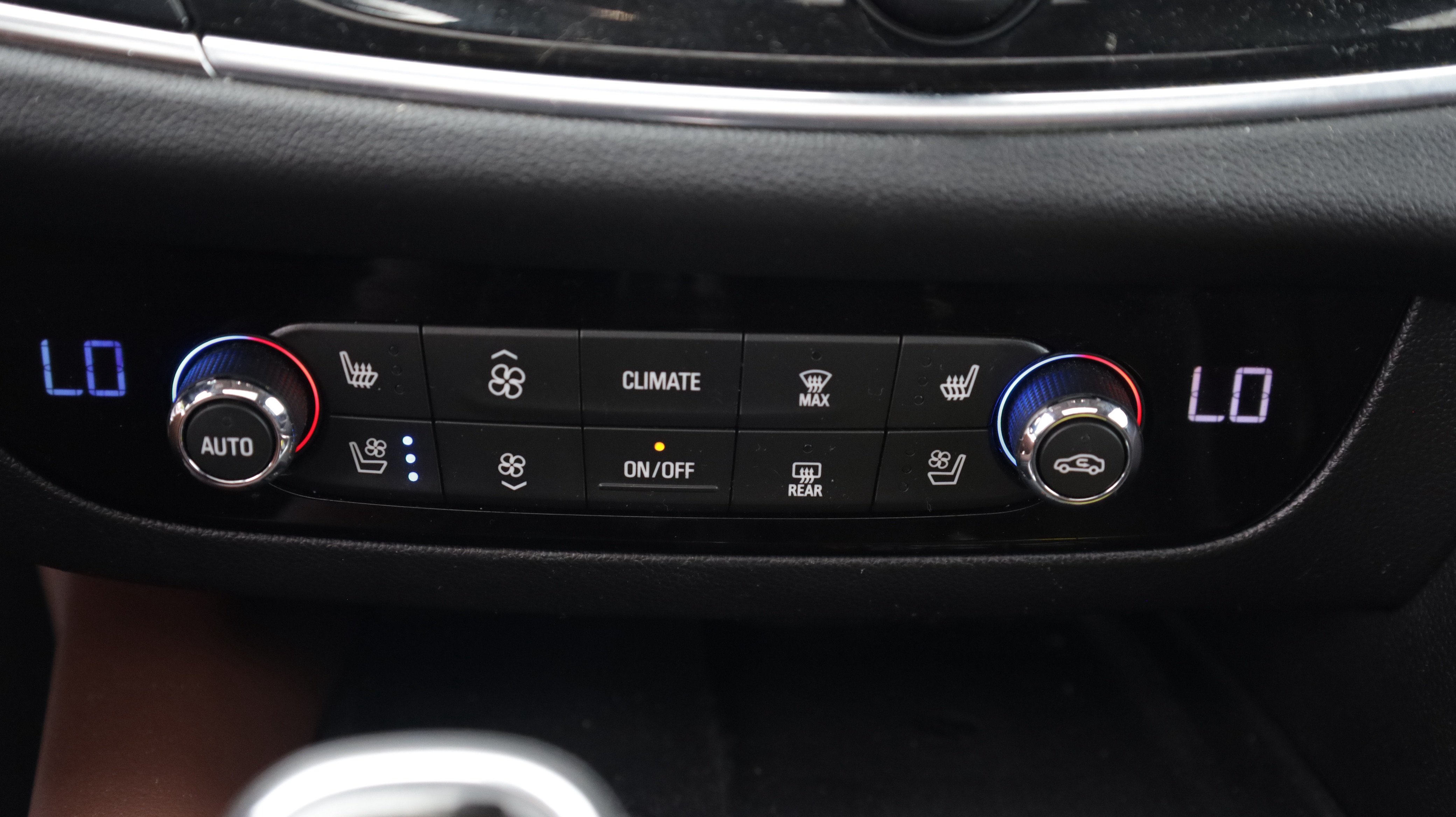 Used 2019 Buick Enclave Avenir w/ Avenir Technology Package AWD/4WD image 10
