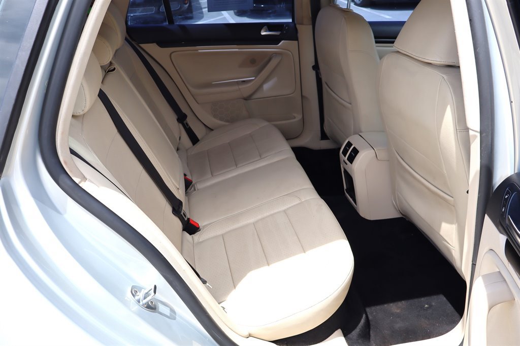 Used 2011 Volkswagen Jetta TDI FWD image 20