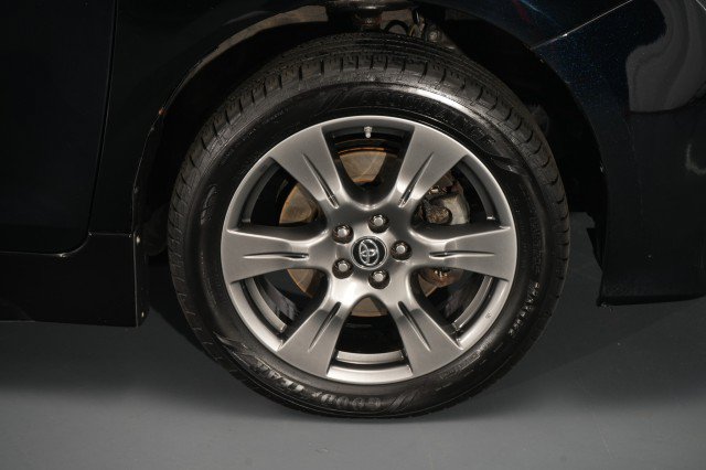 Used 2020 Toyota Sienna SE FWD image 29