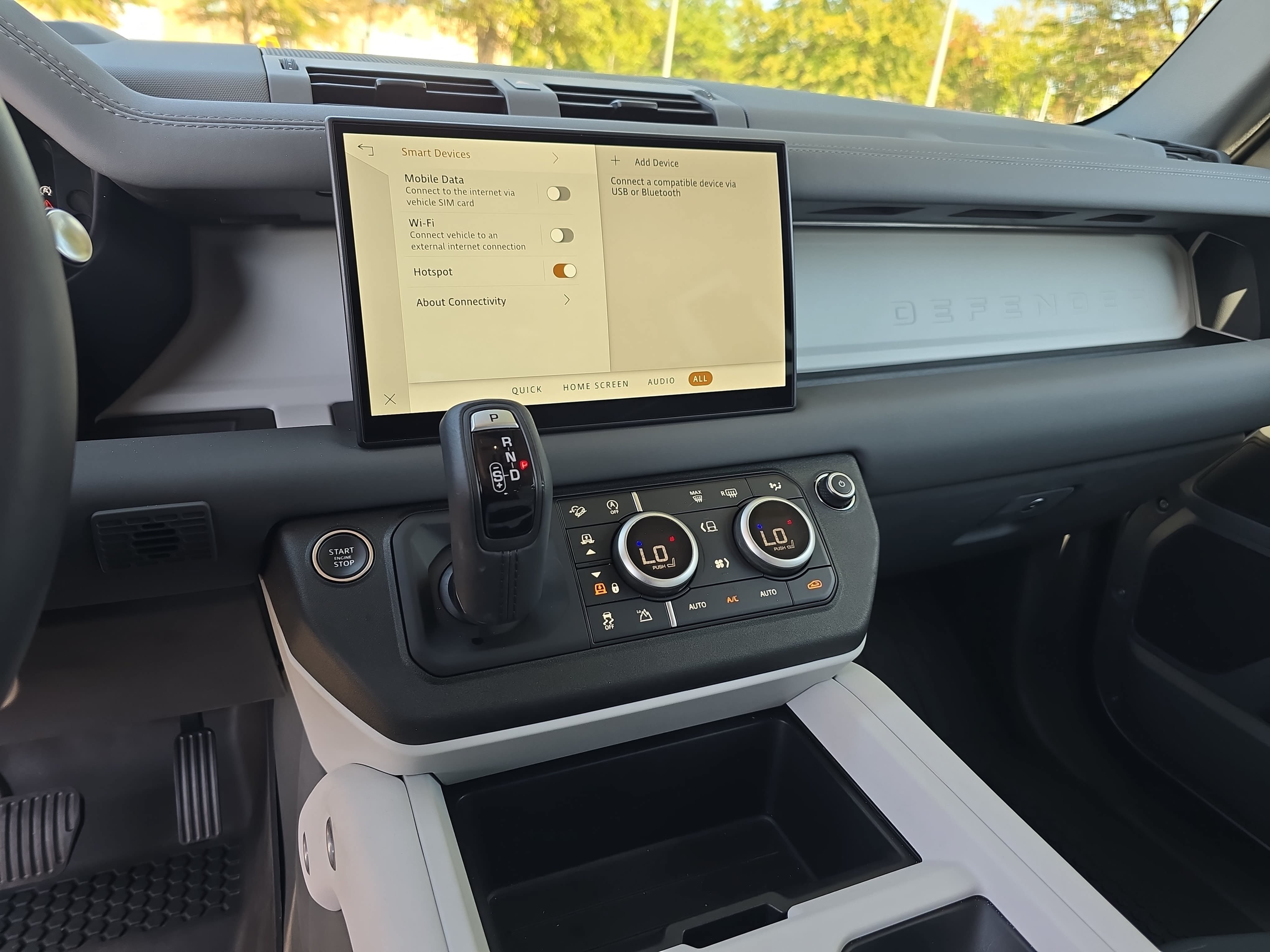 Certified 2025 Land Rover Defender 110 X-Dynamic SE AWD/4WD image 19