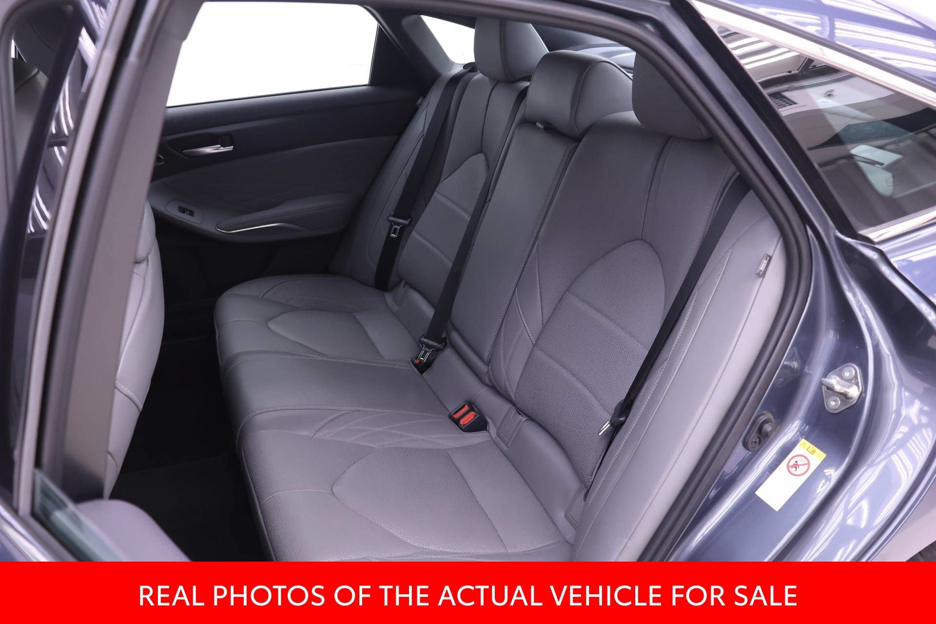 Certified 2019 Toyota Avalon Limited w/ Advanced Safety Package FWD image 10