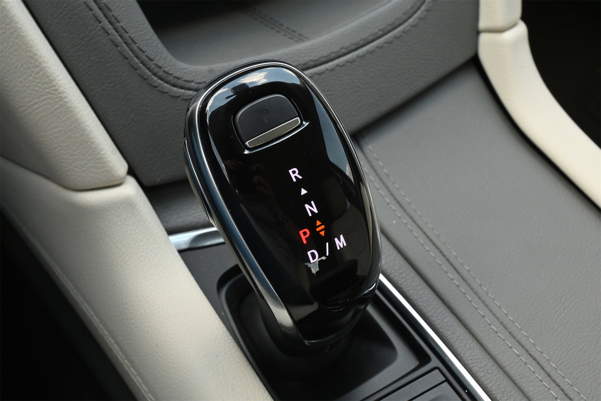 New 2025 Cadillac XT6 Premium Luxury w/ Technology Package image 14