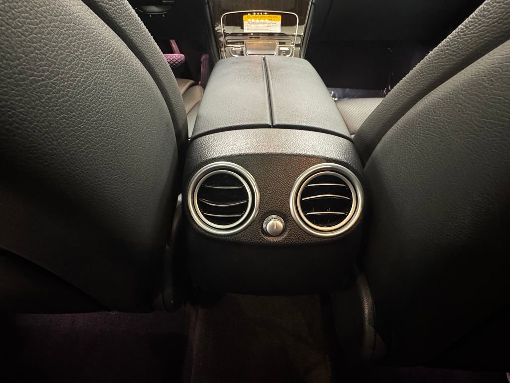 Used 2020 Mercedes-Benz GLC 350e 4MATIC image 34