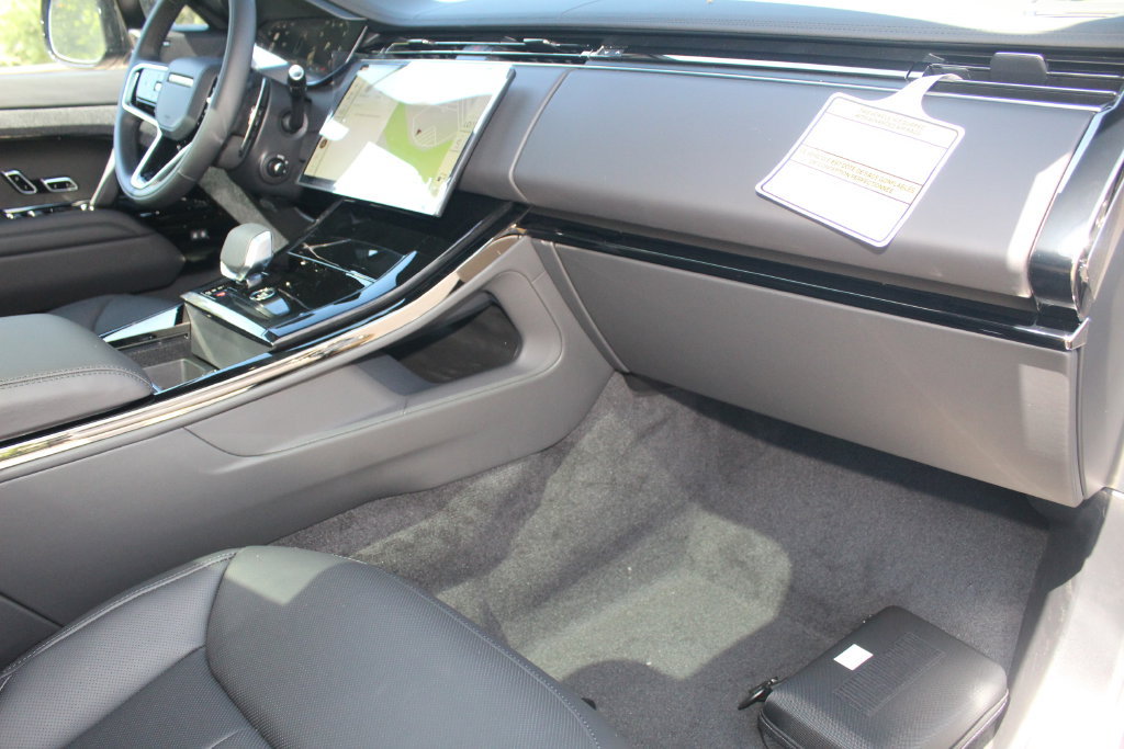 New 2025 Land Rover Range Rover Sport SE AWD/4WD image 39