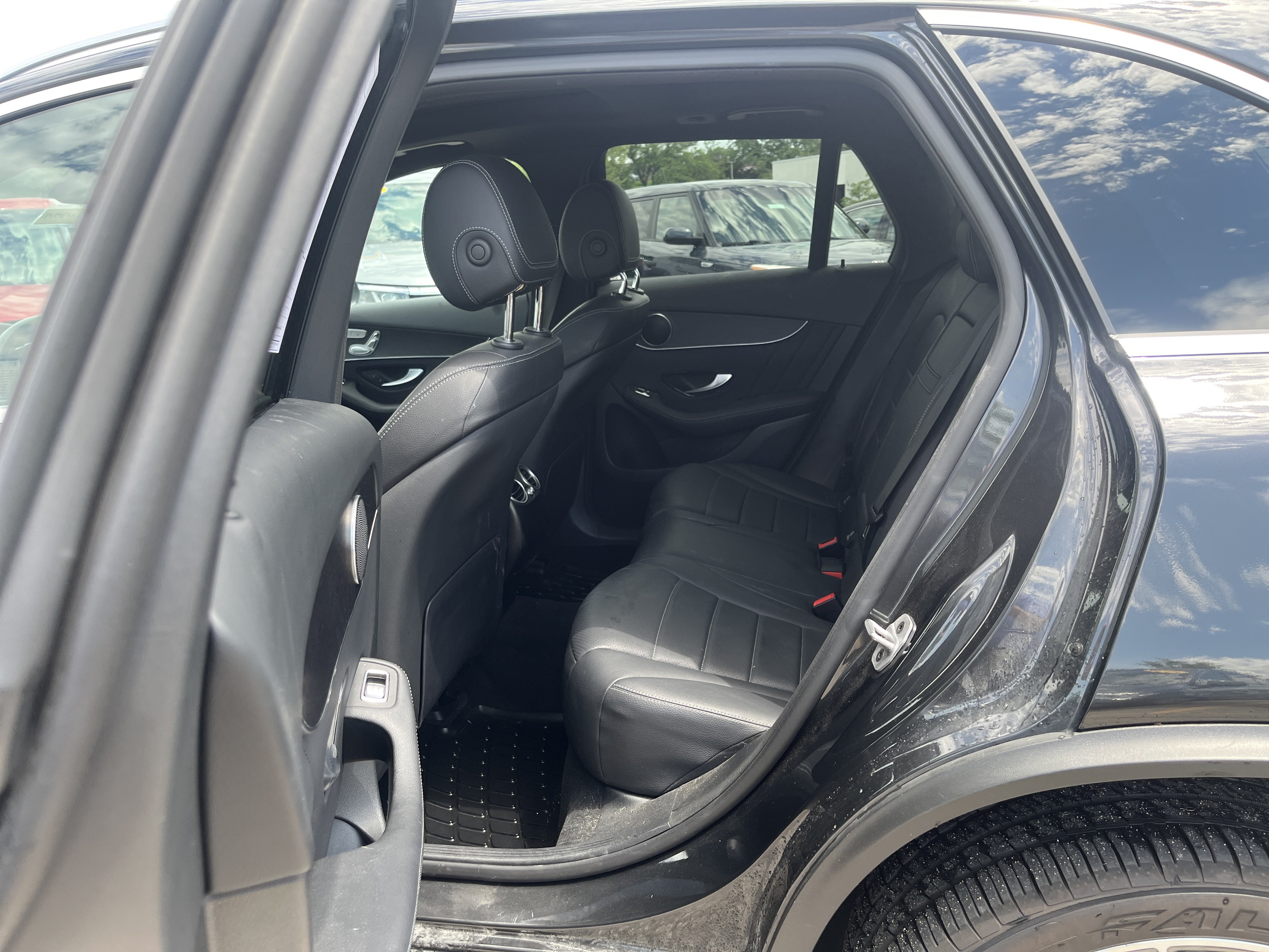 Used 2022 Mercedes-Benz GLC 300 4MATIC image 16