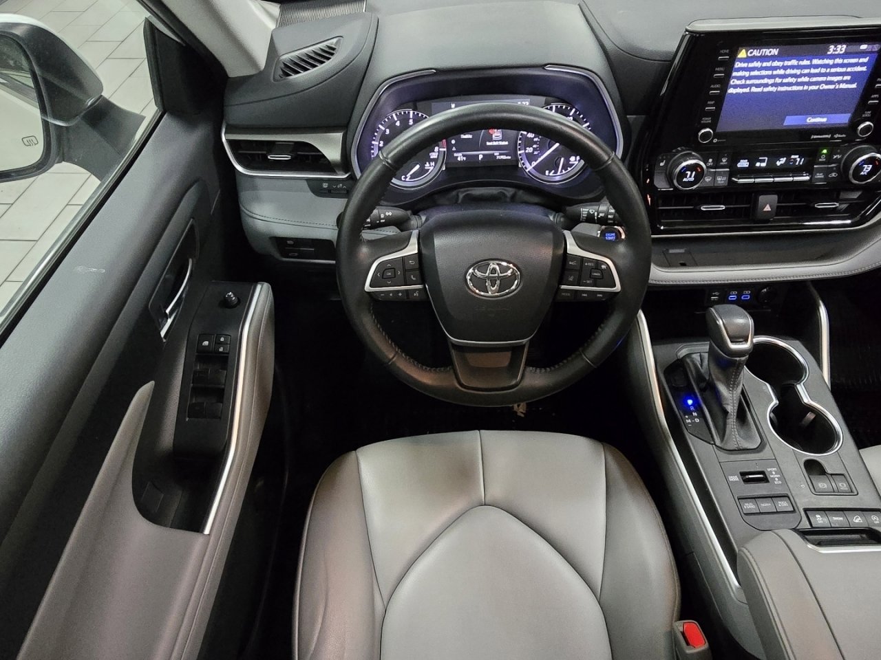 Used 2022 Toyota Highlander XLE image 25