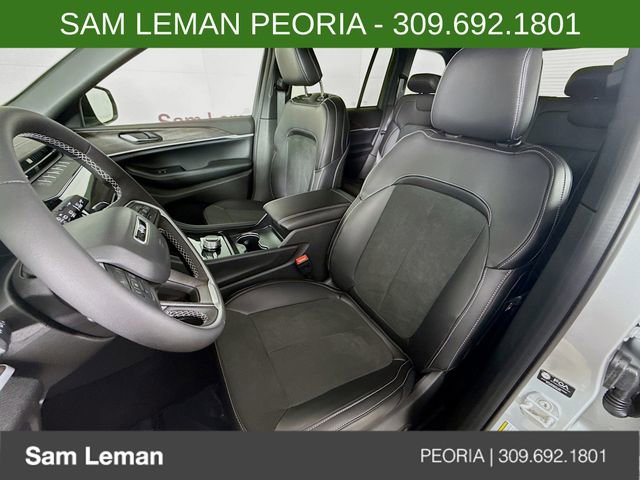 New 2026 Jeep Grand Cherokee Altitude image 21