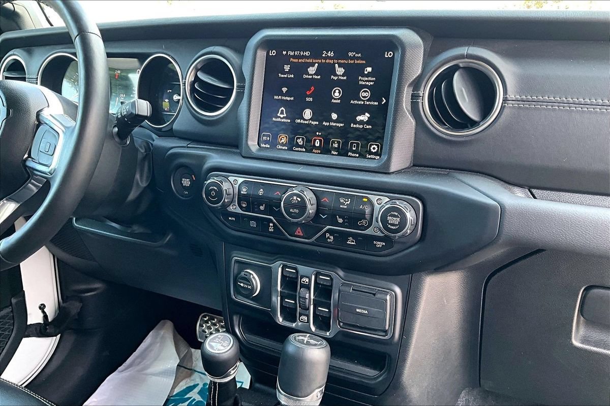 Used 2023 Jeep Wrangler Unlimited Sahara w/ Cold Weather Group AWD/4WD image 33