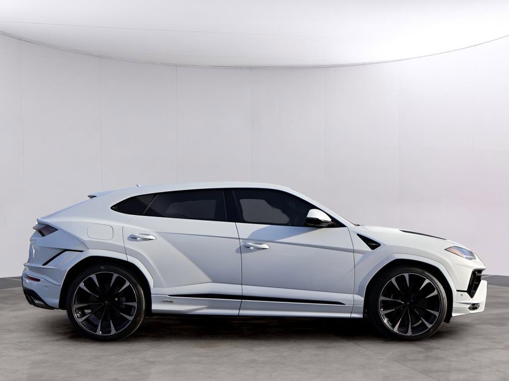 Used 2024 Lamborghini Urus S image 4