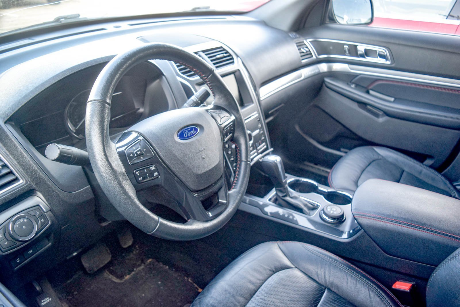 Used 2018 Ford Explorer Sport w/ Equipment Group 401A image 10