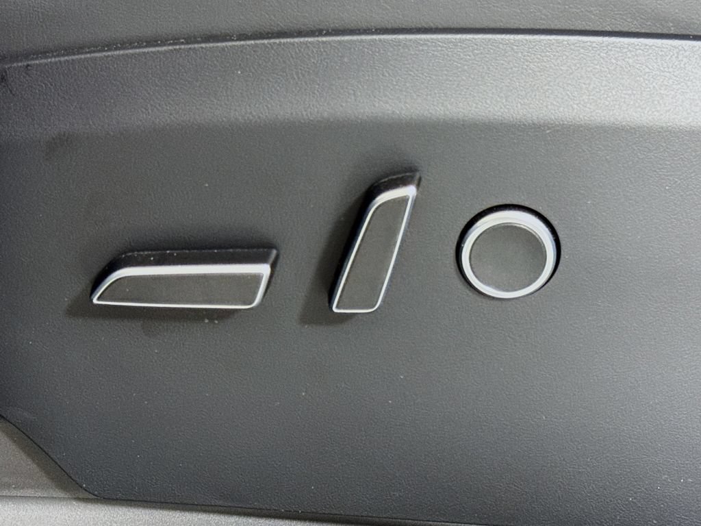 Used 2023 Tesla Model X AWD/4WD image 13