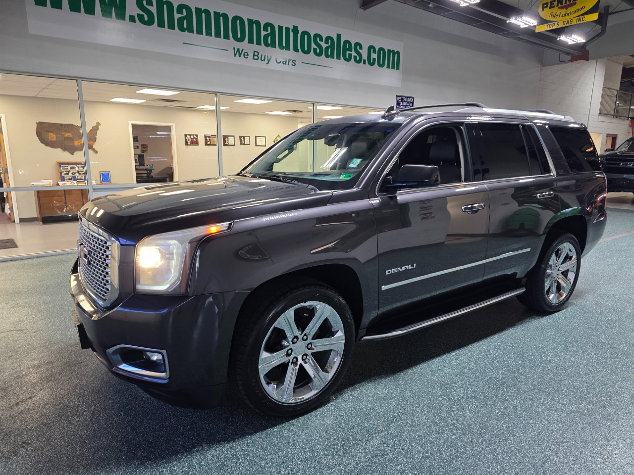 Used 2017 GMC Yukon Denali w/ Open Road Package image 2