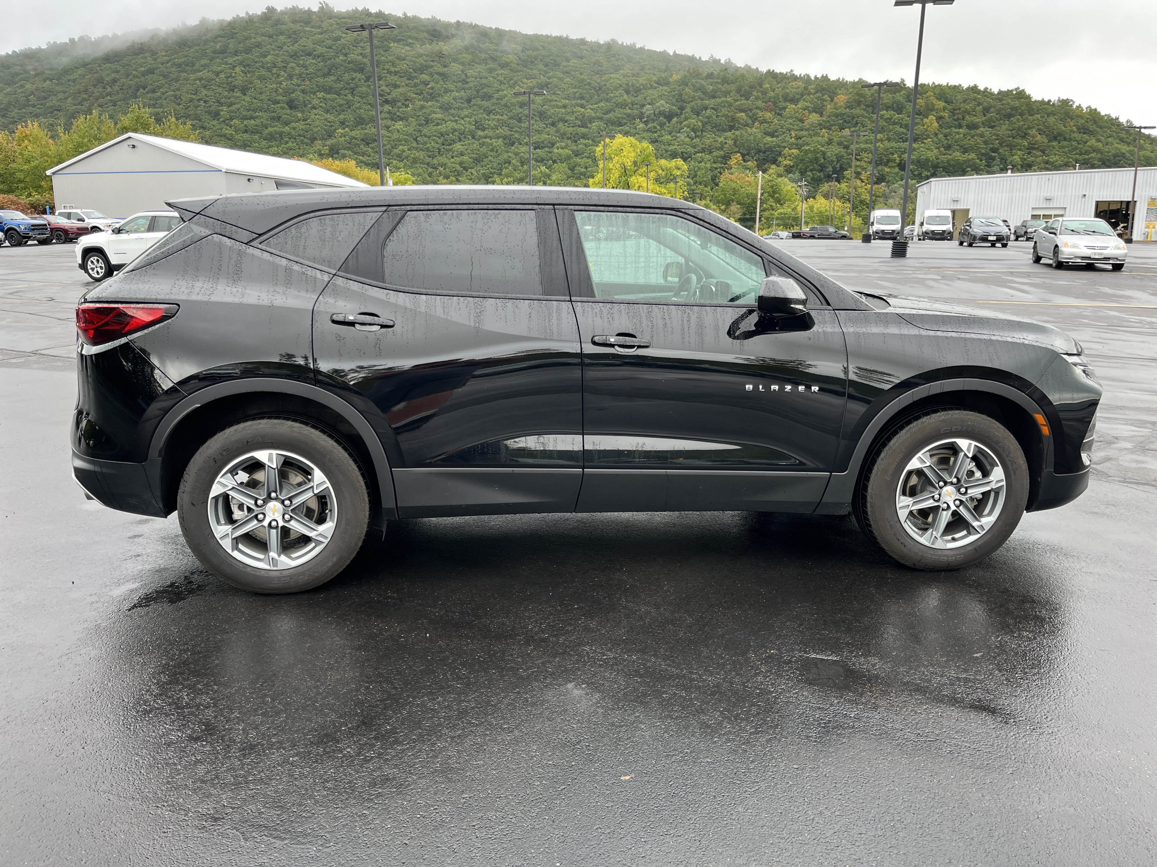 Used 2025 Chevrolet Blazer LT AWD/4WD image 5