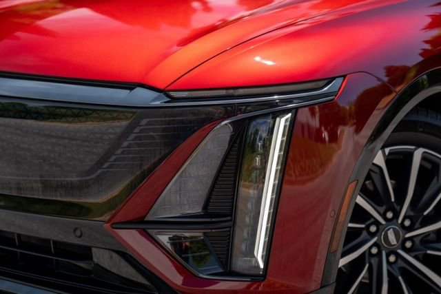 Used 2024 Cadillac Lyriq Sport RWD image 4