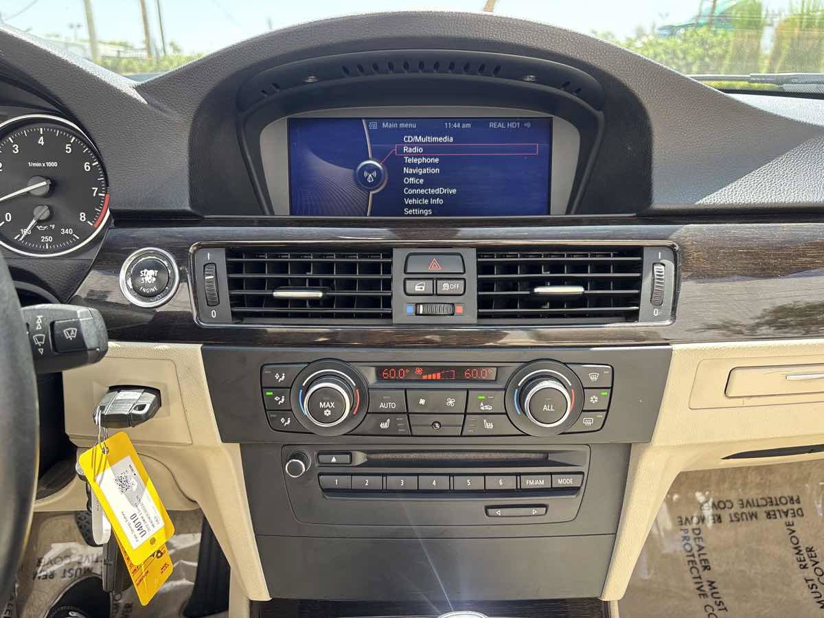 Used 2012 BMW 328i Convertible RWD image 21
