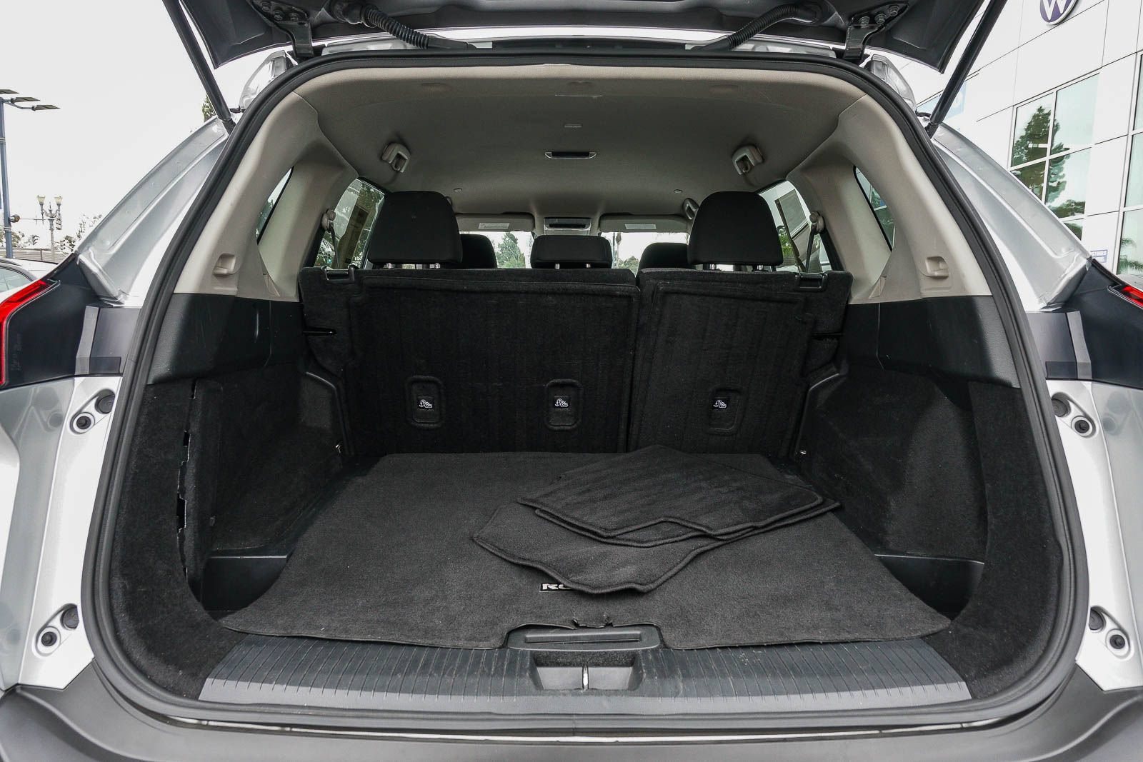 Used 2023 Nissan Rogue SV FWD image 27