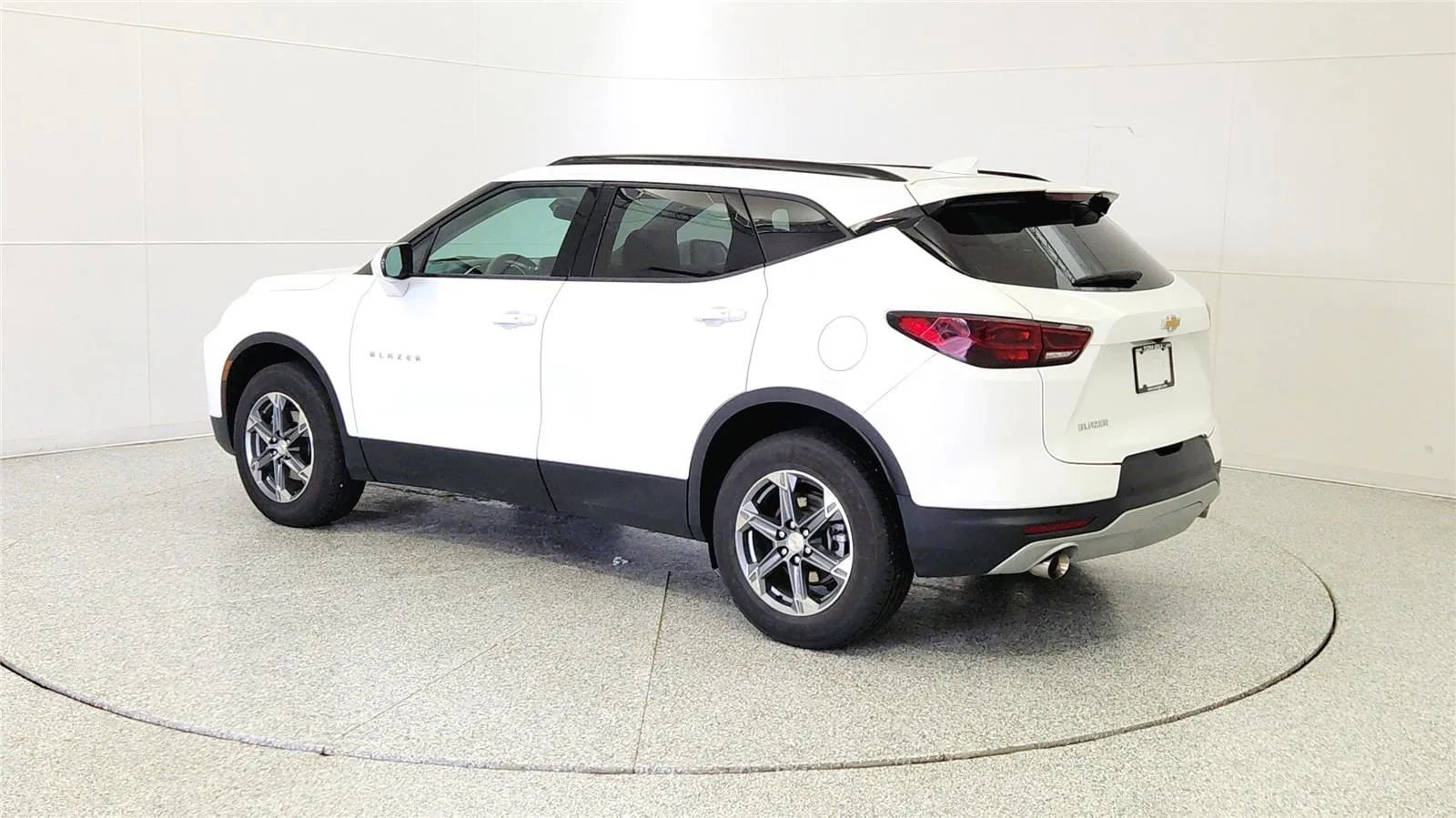Used 2024 Chevrolet Blazer LT w/ Convenience Package FWD image 5