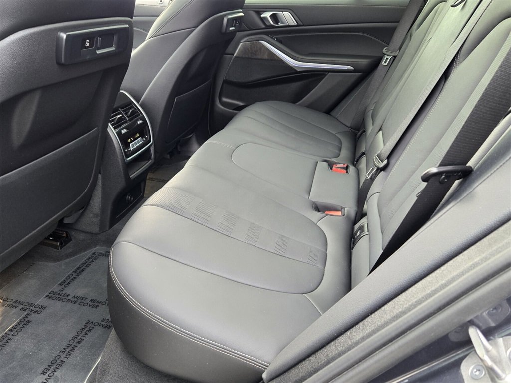 Used 2022 BMW X5 xDrive40i w/ M Sport Package image 11