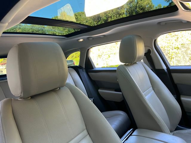 Used 2018 Land Rover Range Rover Velar S image 36