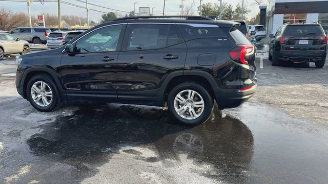 Used 2022 GMC Terrain SLE w/ Driver Convenience Package image 6