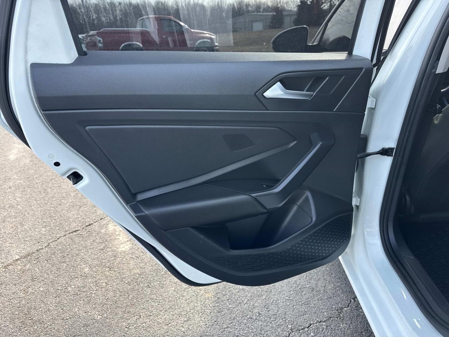 Used 2020 Volkswagen Jetta SE w/ SE Cold Weather Package FWD image 13