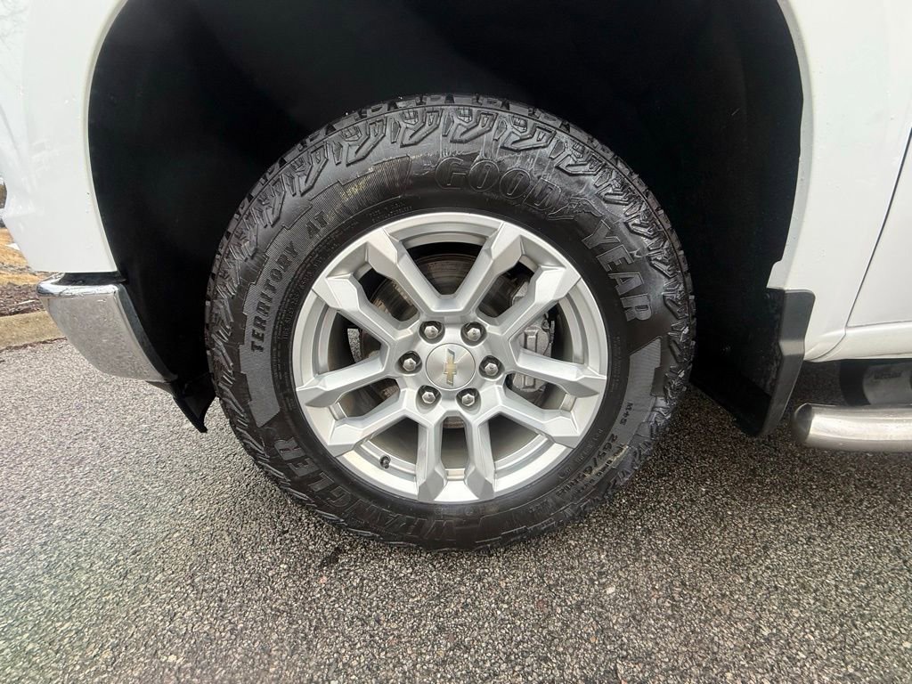 Used 2023 Chevrolet Silverado 1500 LT w/ Z71 Off-Road Package AWD/4WD image 36