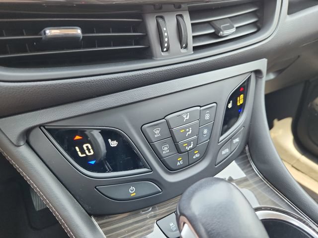 Used 2020 Buick Envision Essence FWD image 28