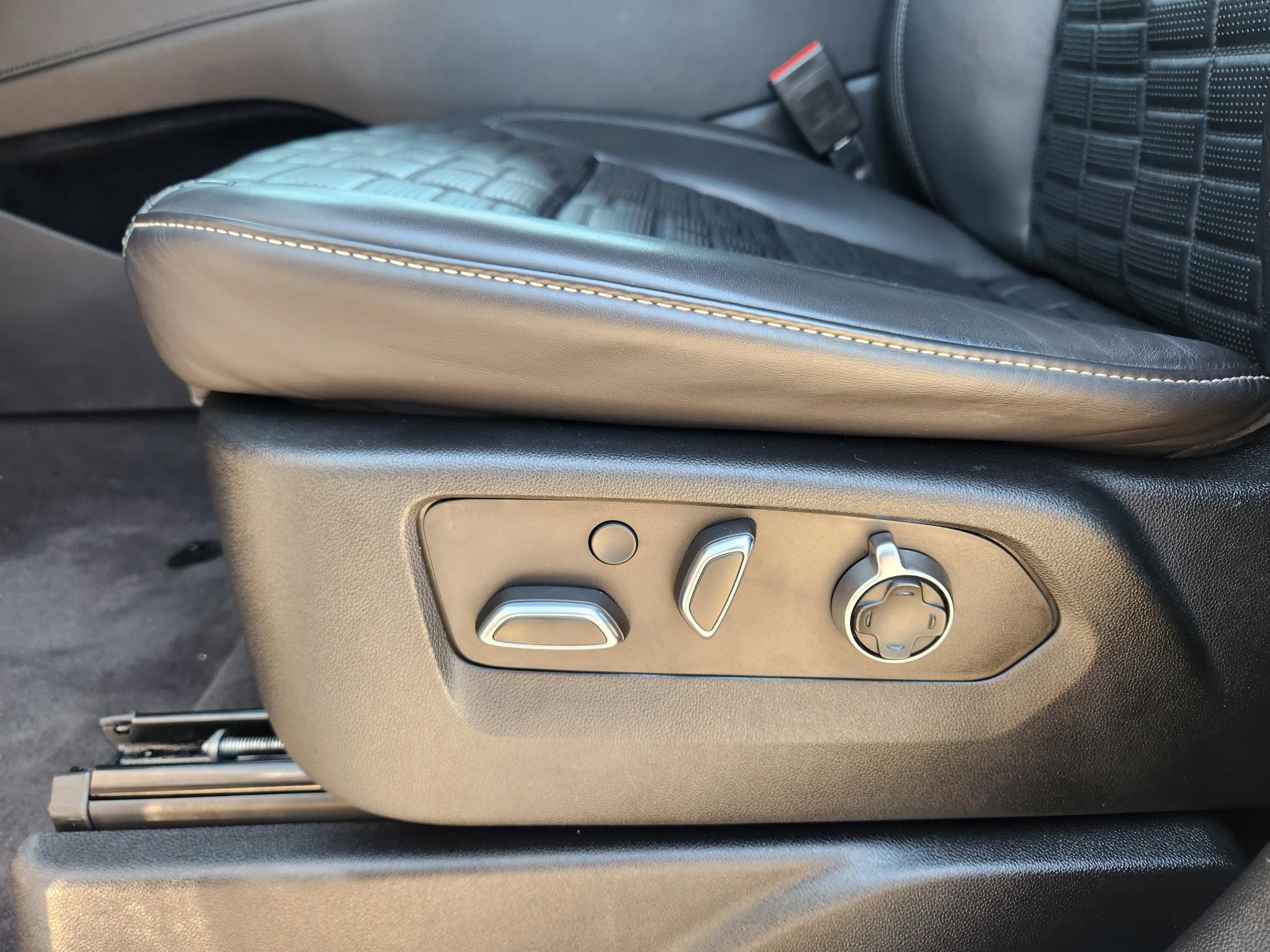 Used 2022 Cadillac Escalade Sport Platinum image 23