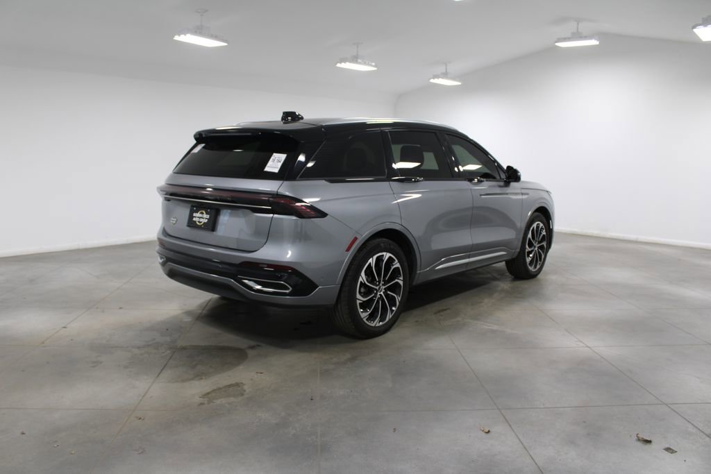 Used 2024 Lincoln Nautilus Reserve image 9