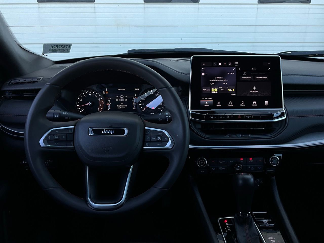 Used 2025 Jeep Compass Trailhawk image 13