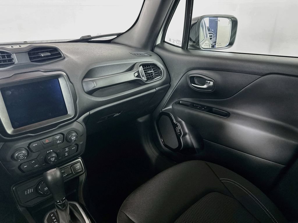 Certified 2022 Jeep Renegade Altitude w/ Convenience Group AWD/4WD image 35