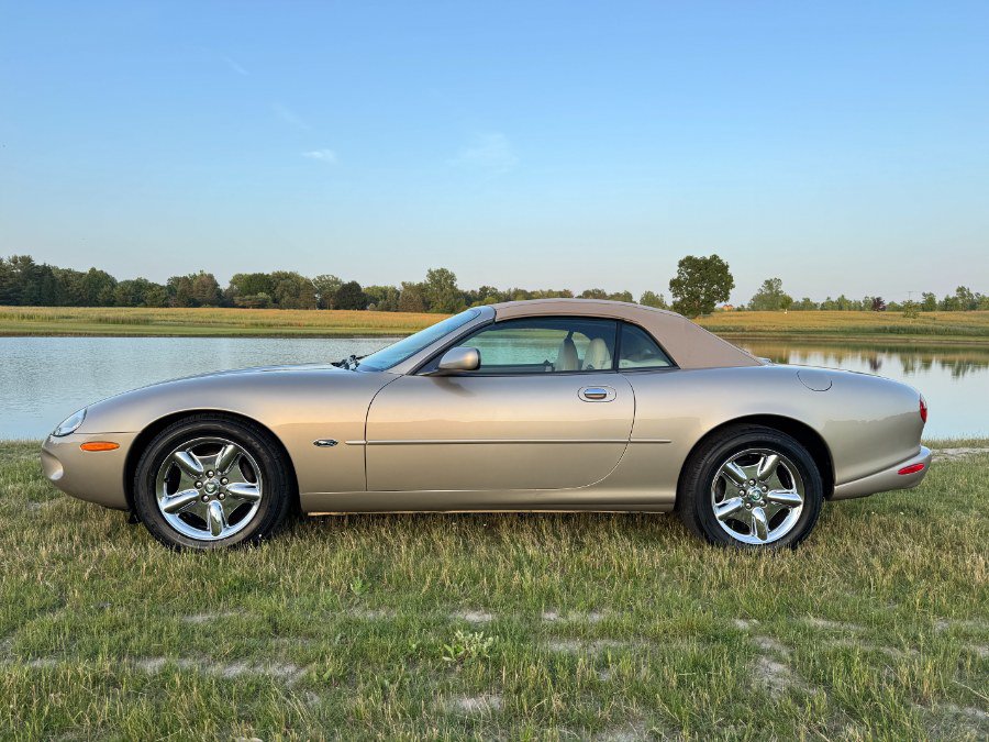 Used 1997 Jaguar XK8 Convertible RWD image 2