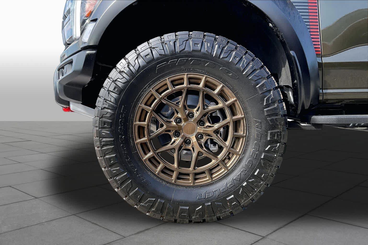 Used 2025 Ford F150 Raptor w/ Equipment Group 803A Raptor R AWD/4WD image 11
