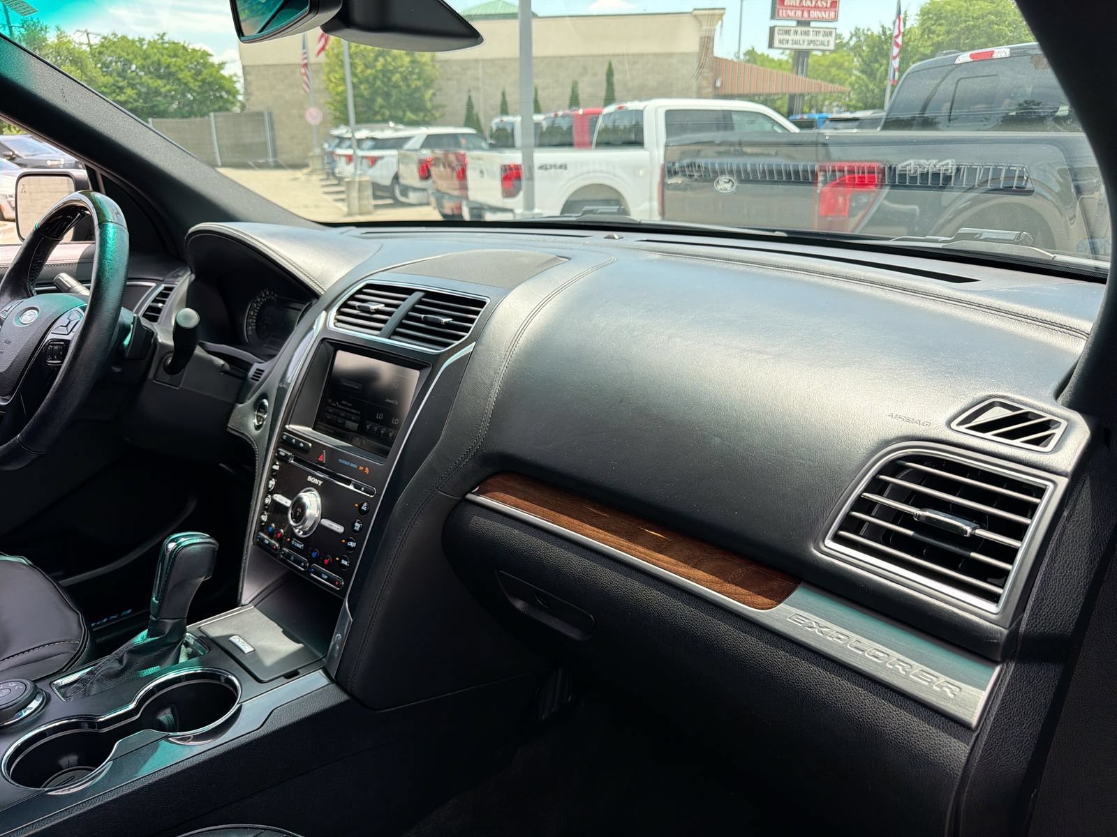 Used 2016 Ford Explorer Platinum AWD/4WD image 20